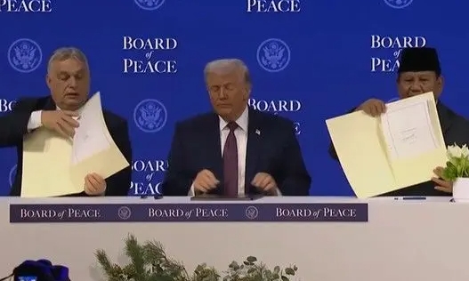 You are currently viewing Prabowo Hadiri Pembentukan Dewan Perdamaian Gaza, Teken Dokumen di Hadapan Trump